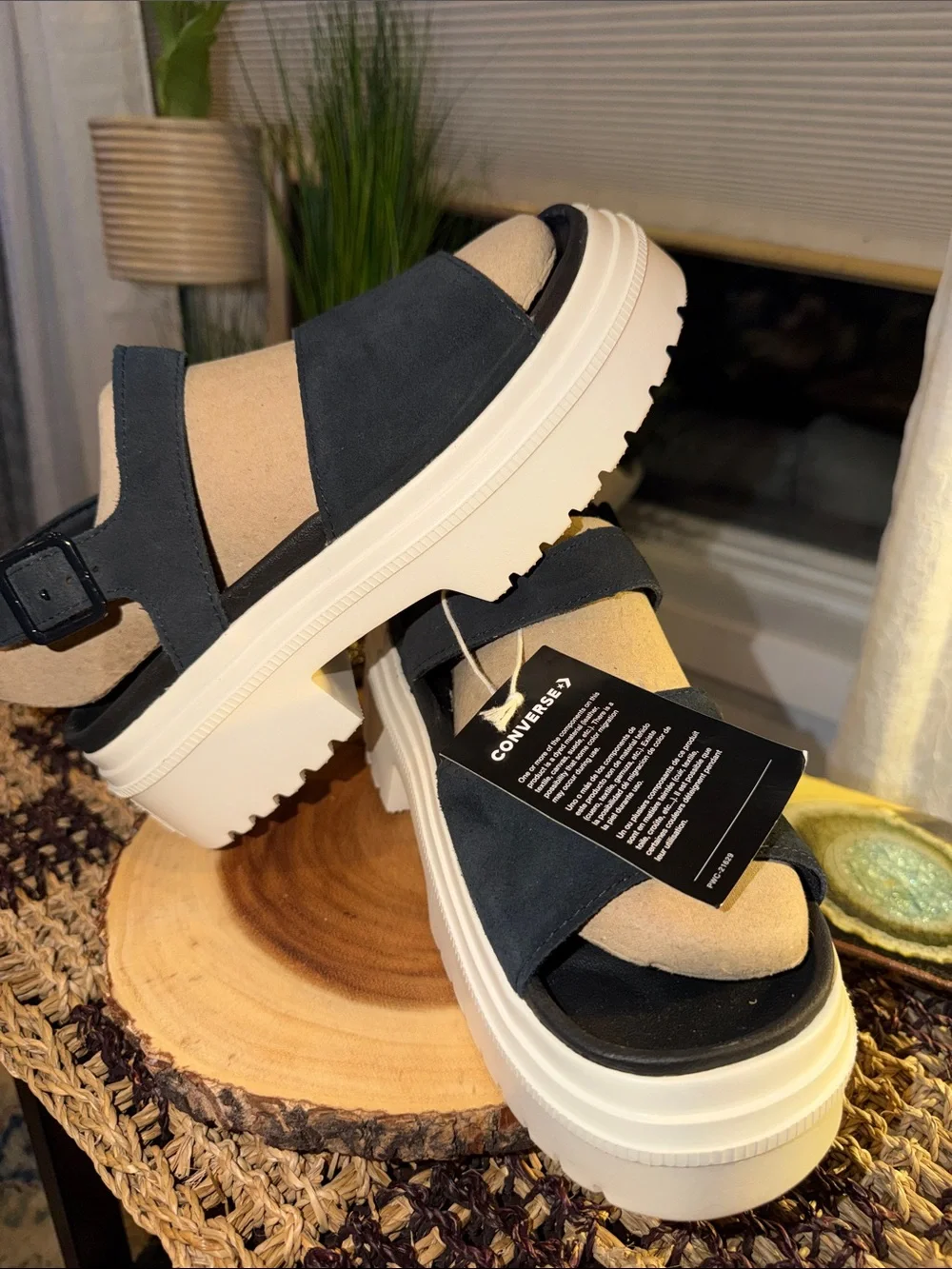 Converse Run Star Platform Leather Sandals Black NWT A20645C